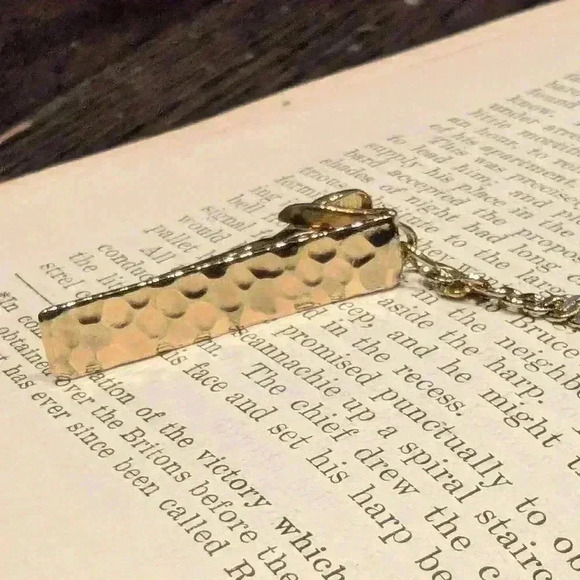 Vintage goldtone sweater clips - Picture 2 of 9